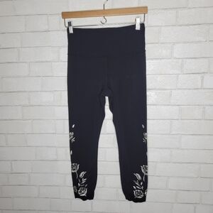 Athleta Black Floral Print Active Capri Leggings